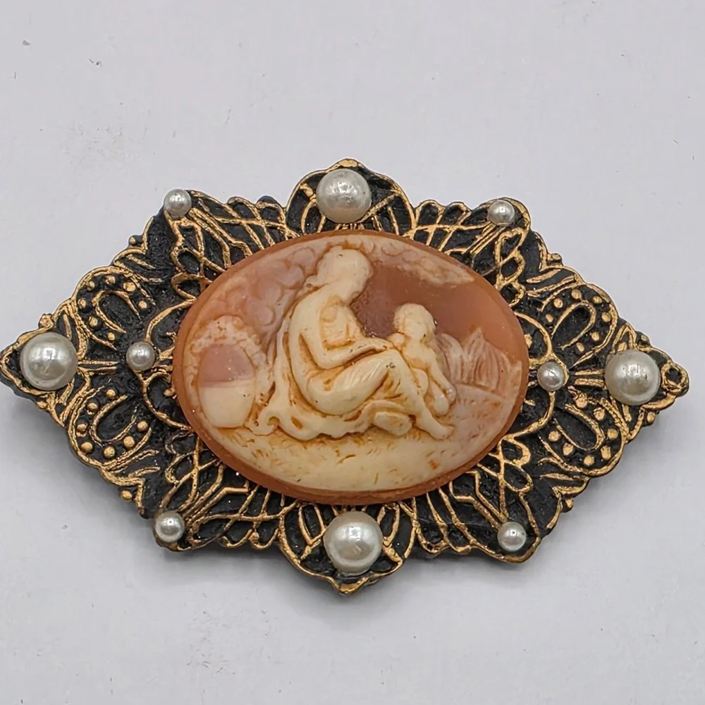 Vintage Style Mother‎ and Child Cameo Brooch Gold Tone Faux Pearl Filigree Pin